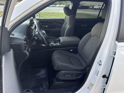 2023 Honda Pilot AWD Sport