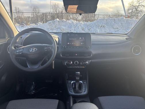 2023 Hyundai KONA SE