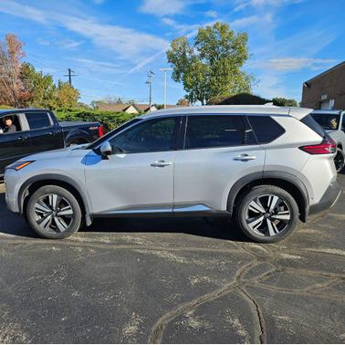 2022 Nissan Rogue SL