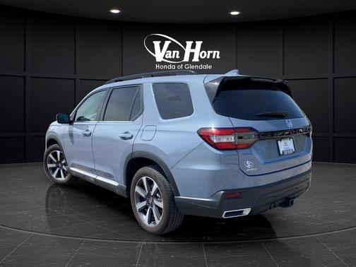 Gray 2023 Honda Pilot AWD Elite