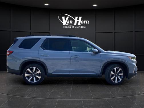 Gray 2023 Honda Pilot AWD Elite