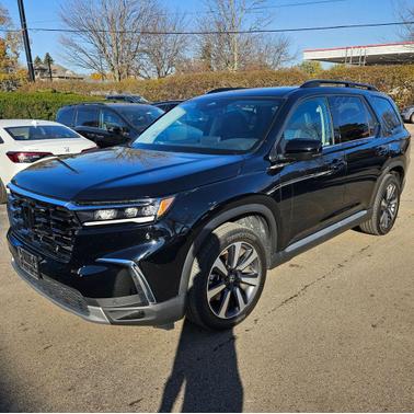 2025 Honda Pilot Touring 8-Passenger