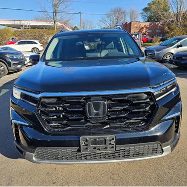 2025 Honda Pilot Touring 8-Passenger