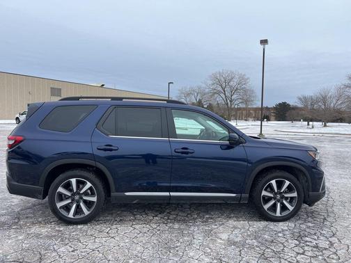 2025 Honda Pilot Touring 8-Passenger