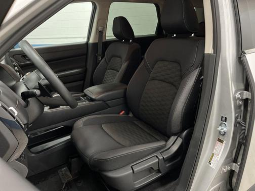 2024 Nissan Pathfinder S FWD