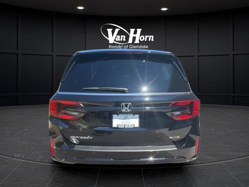 Crystal Black Pearl 2025 Honda Odyssey Elite