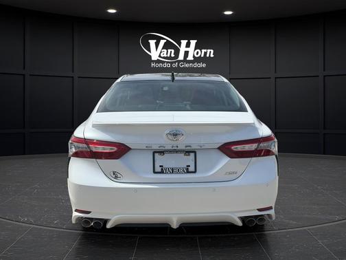 Wind Chill Pearl 2019 Toyota Camry XSE