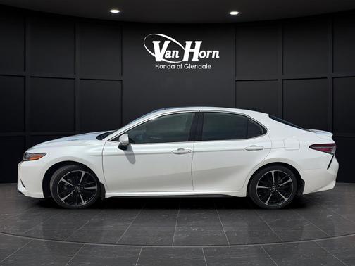 Wind Chill Pearl 2019 Toyota Camry XSE