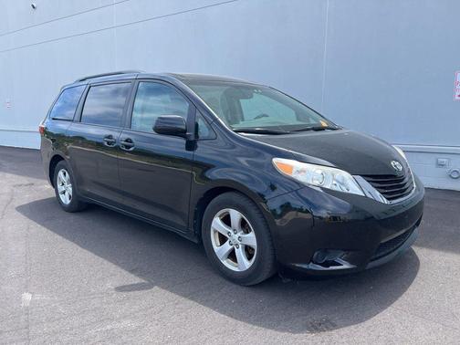 Attitude Black 2015 Toyota Sienna LE