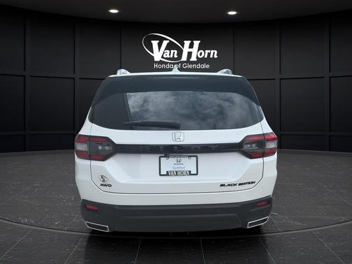 Platinum White Pearl 2025 Honda Pilot Black Edition