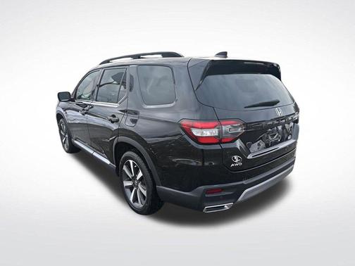 2023 Honda Pilot Touring 8-Passenger