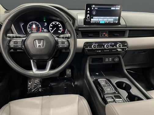 2024 Honda Pilot Touring 8-Passenger