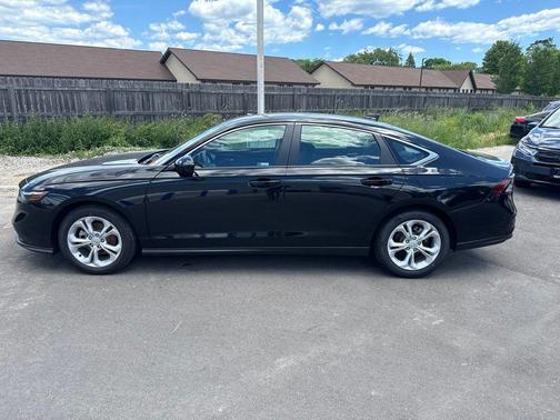 Crystal Black Pearl 2025 Honda Accord LX 1.5T