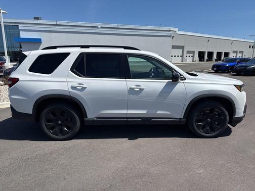 Platinum White 2026 Honda Pilot Black Edition