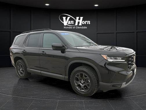 Crystal Black Pearl 2025 Honda Pilot TrailSport