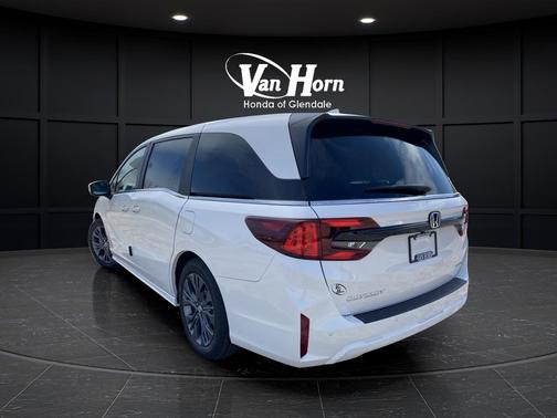 Platinum White Pearl 2026 Honda Odyssey Touring
