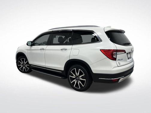 2022 Honda Pilot Touring 8-Passenger