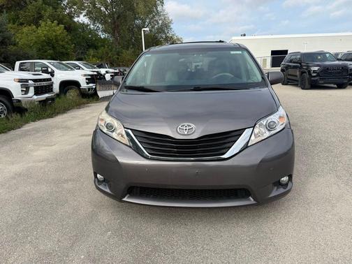 2013 Toyota Sienna XLE