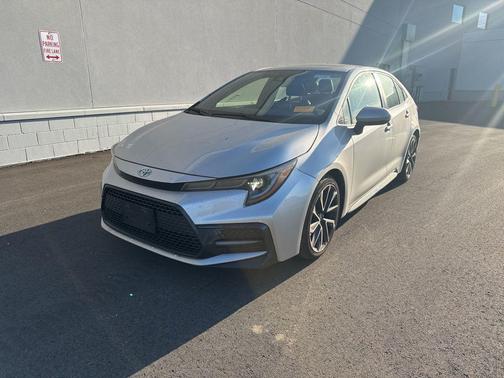 Classic Silver Metallic 2020 Toyota Corolla XSE