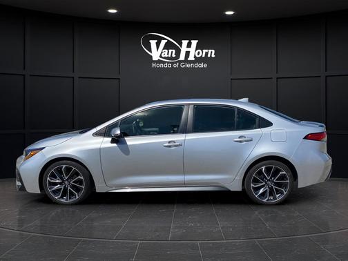Classic Silver Metallic 2020 Toyota Corolla XSE