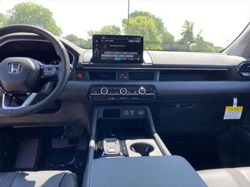 2025 Honda Pilot Touring 8-Passenger