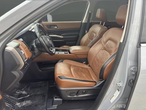 2023 Nissan Pathfinder Platinum 4WD