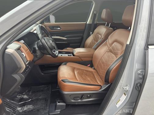 2023 Nissan Pathfinder Platinum 4WD