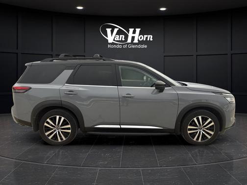 2023 Nissan Pathfinder Platinum 4WD