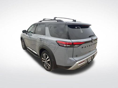 2023 Nissan Pathfinder Platinum 4WD