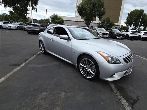 Liquid Platinum 2014 INFINITI Q60 Journey