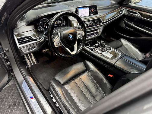 2017 BMW 750 I