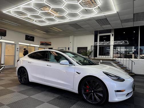 2020 Tesla Model 3 Performance