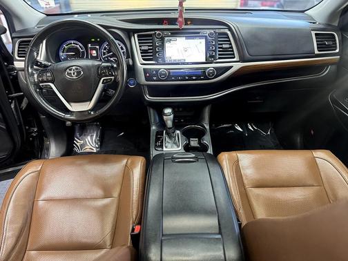2019 Toyota Highlander Hybrid Platinum