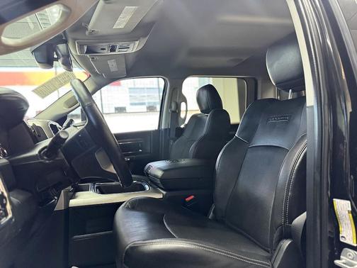 2017 RAM 2500 Laramie Crew Cab 4x4 6'4' Box