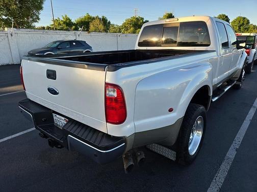 White 2010 Ford F-450 Lariat