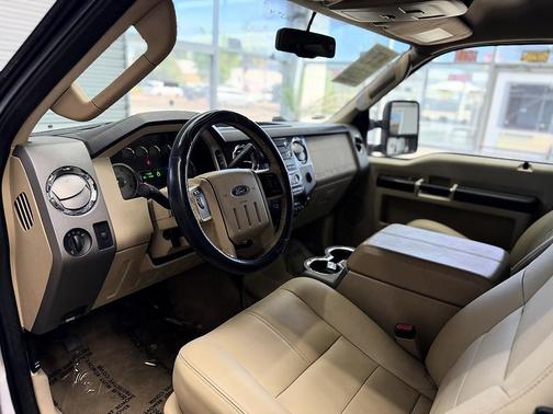 White 2010 Ford F-450 Lariat