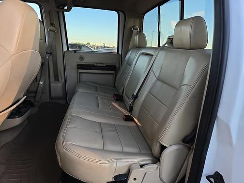 White 2010 Ford F-450 Lariat