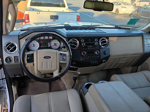 White 2010 Ford F-450 Lariat