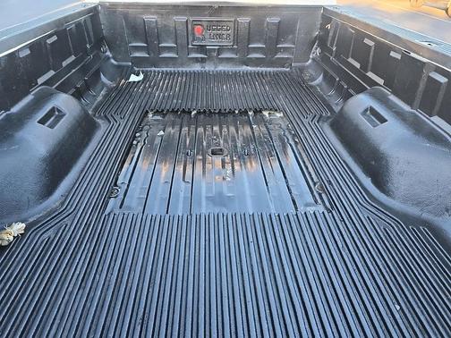 White 2010 Ford F-450 Lariat