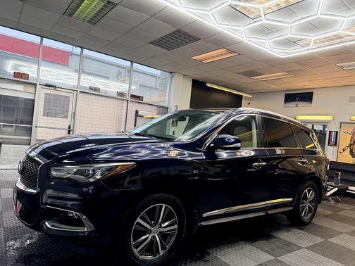 2017 INFINITI QX60 Base