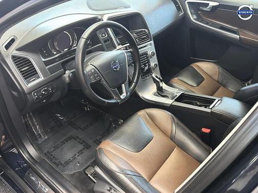 Magic Blue Metallic 2017 Volvo XC60 T5 Dynamic