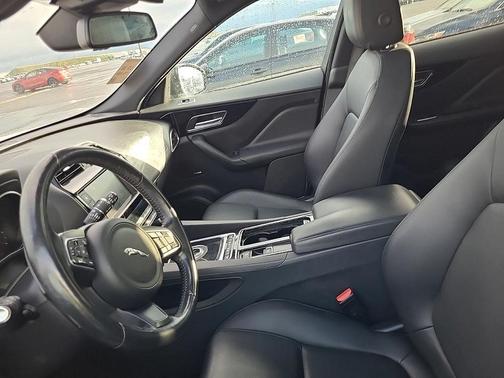 2018 Jaguar F-PACE 25t Premium