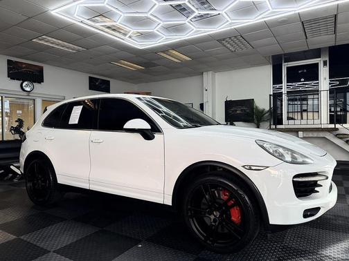 White 2012 Porsche Cayenne Turbo