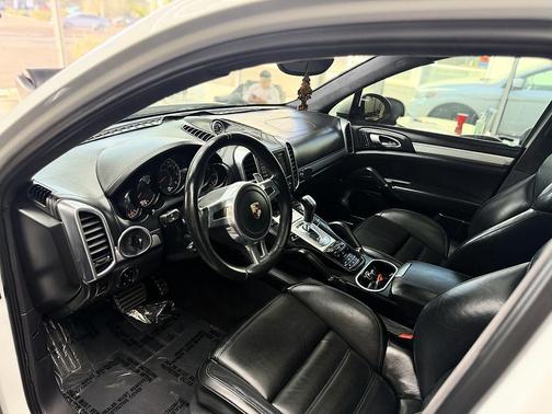 White 2012 Porsche Cayenne Turbo