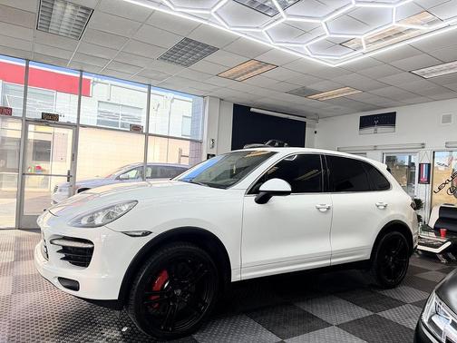 White 2012 Porsche Cayenne Turbo