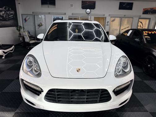 White 2012 Porsche Cayenne Turbo