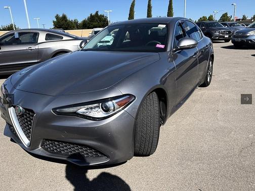 Vesuvio Gray Metallic 2018 Alfa Romeo Giulia Base