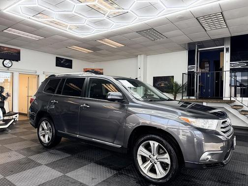 Magnetic Gray Metallic 2012 Toyota Highlander Limited