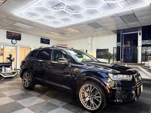 Night Black 2019 Audi Q7 55 Prestige