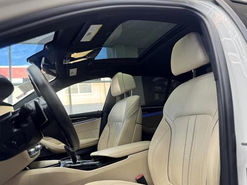 2018 BMW 530e iPerformance